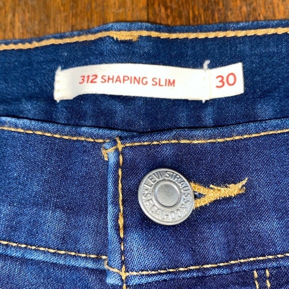 Levi’s Jeans - Picture 2 of 4